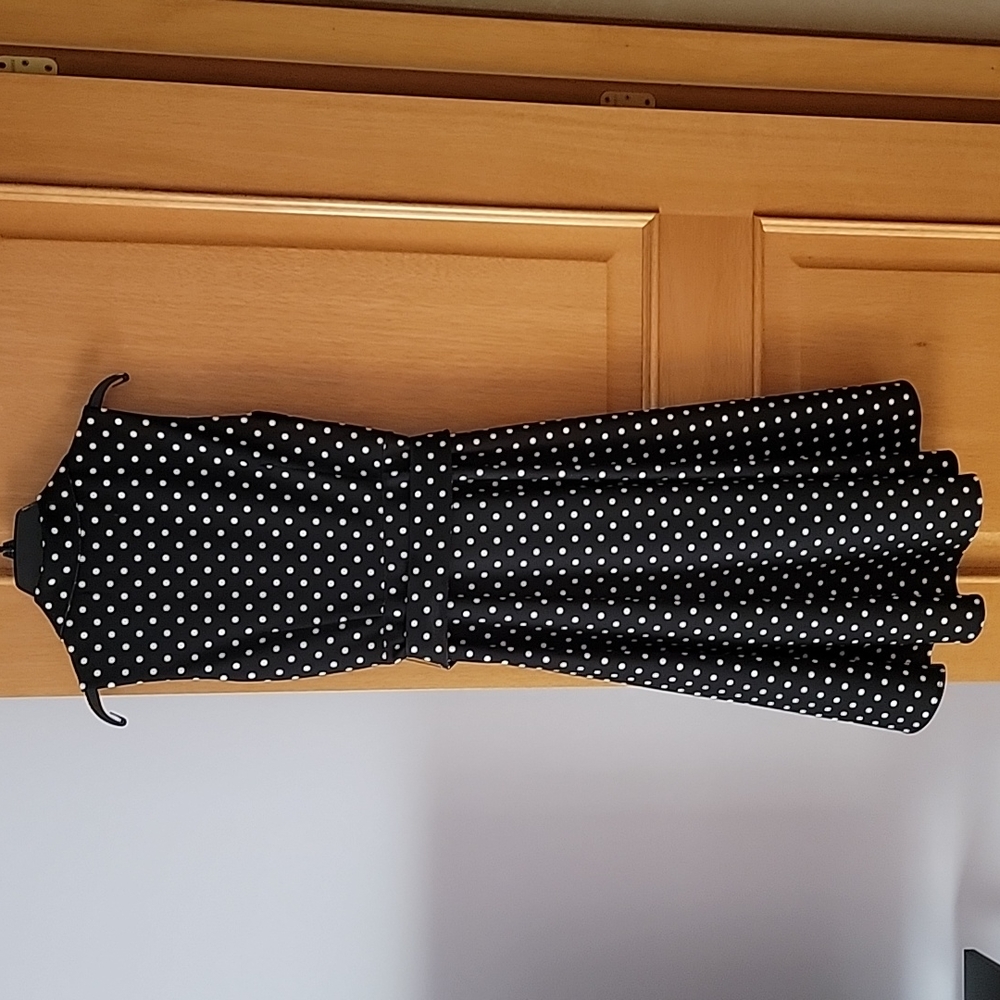 Donna Karan Sleeveless Fit & Flare High-Low Polka-Dot Dress - Picture 4 of 5